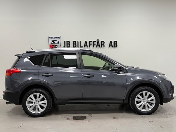 Toyota RAV4 8 of 26