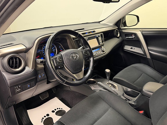 Toyota RAV4 9 of 26