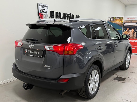 Toyota RAV4 6 of 26