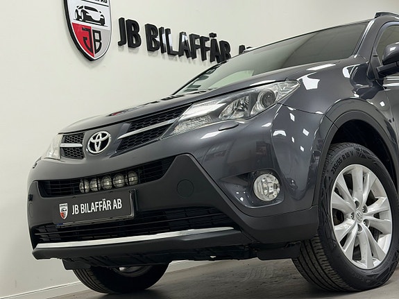 Toyota RAV4 2 of 26