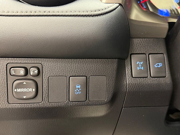 Toyota RAV4 11 of 26