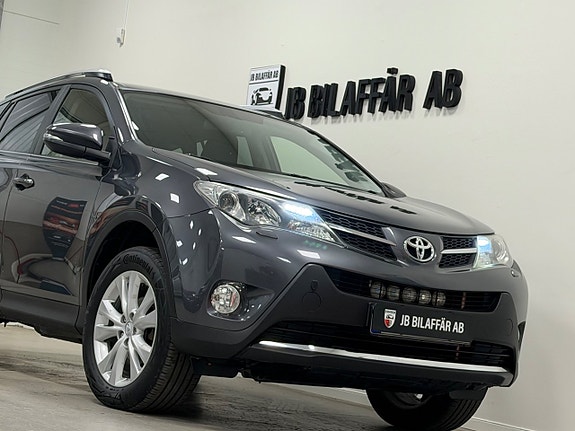 Toyota RAV4 4 of 26