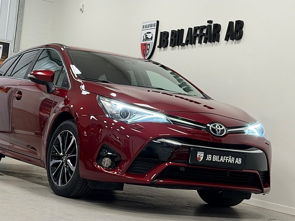 Toyota Avensis 4 of 25