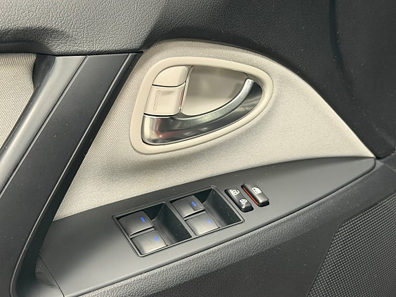 Toyota Avensis 11 of 25