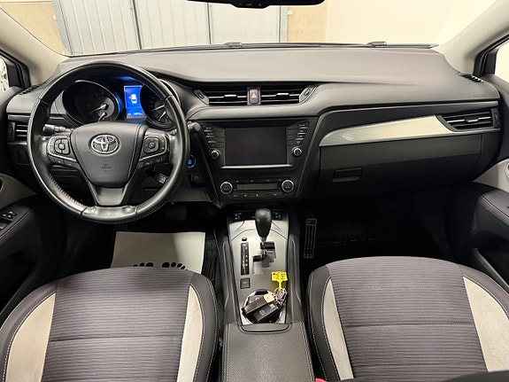 Toyota Avensis 12 of 25