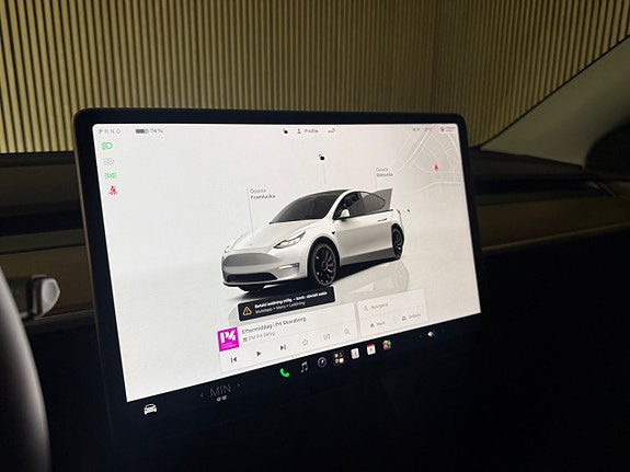 Tesla Model Y 16 of 24