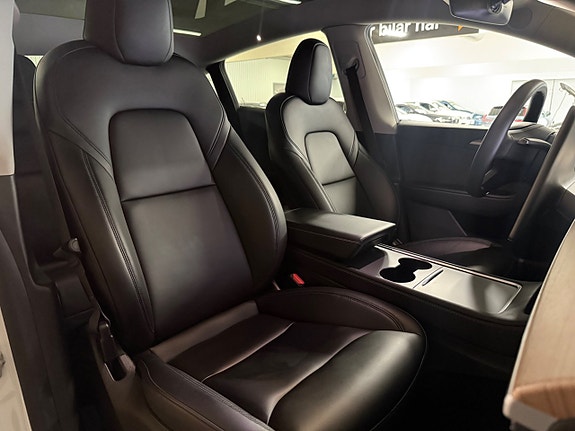 Tesla Model Y 24 of 24
