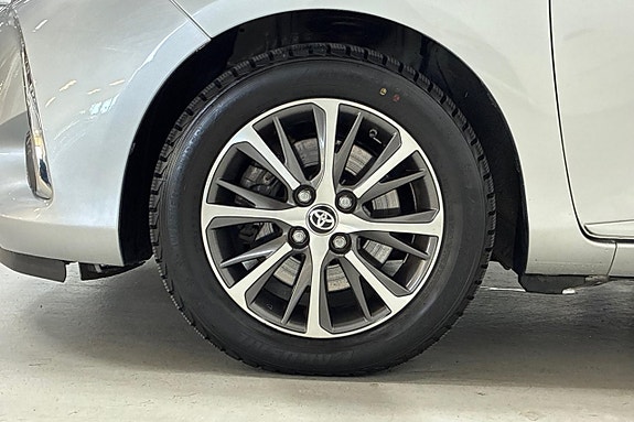 Toyota Yaris 11 of 21