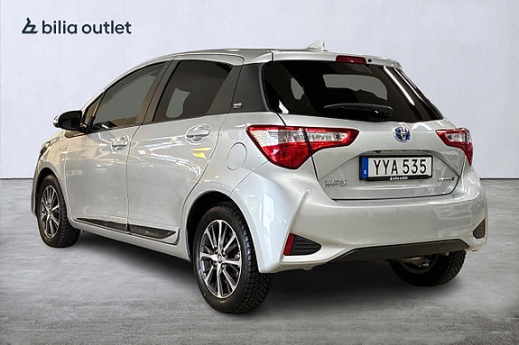 Toyota Yaris 8 of 21
