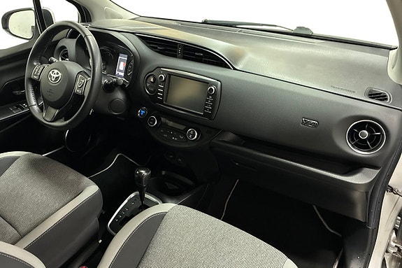 Toyota Yaris 15 of 21