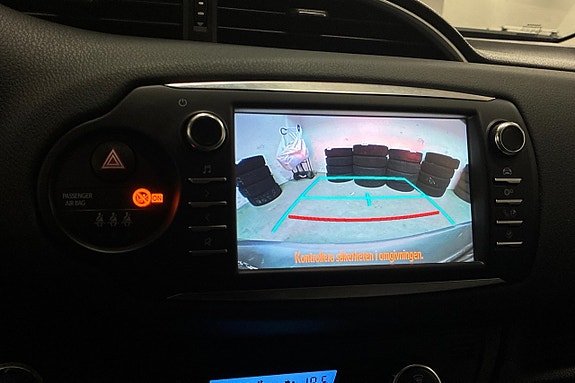 Toyota Yaris 18 of 21