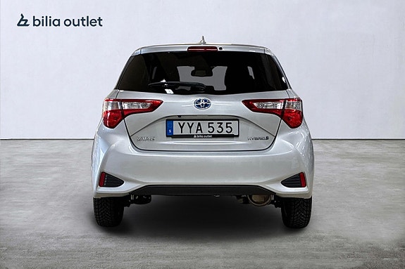 Toyota Yaris 7 of 21