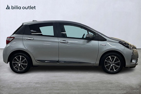 Toyota Yaris 5 of 21