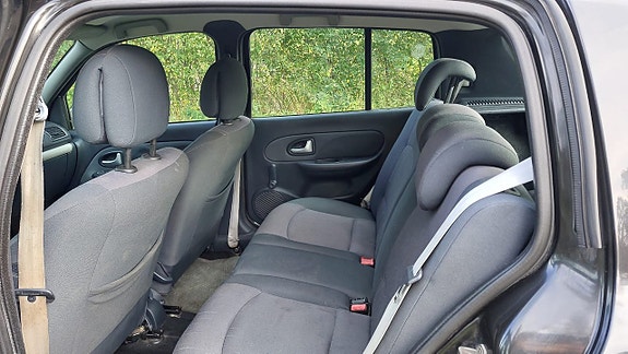 Renault Clio 10 of 15
