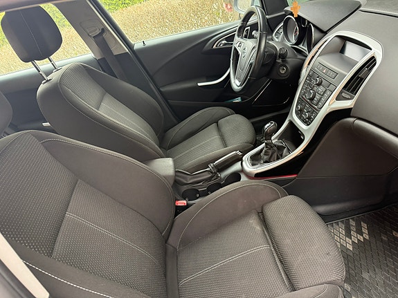 Opel Astra 4 of 9