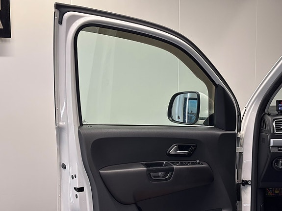 Volkswagen Amarok 15 of 30