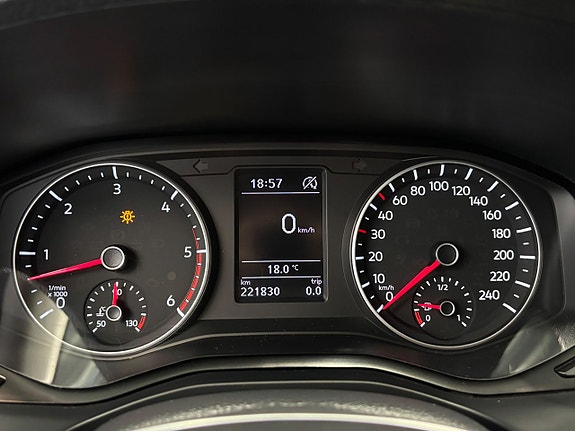 Volkswagen Amarok 21 of 30
