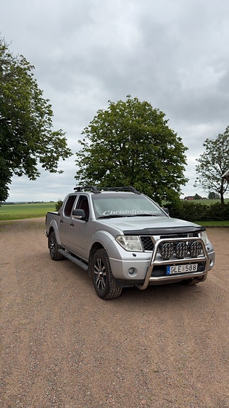 Nissan Navara 2 of 17