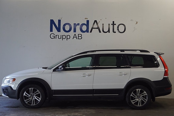 Volvo XC70 2 of 30