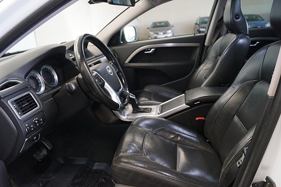 Volvo XC70 14 of 30