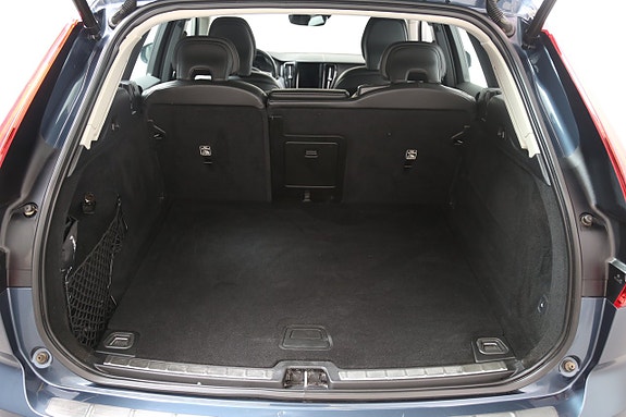 Volvo XC60 30 of 30