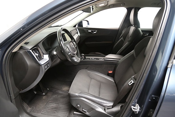 Volvo XC60 11 of 30