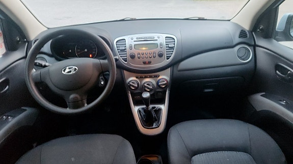 Hyundai i10 9 of 13
