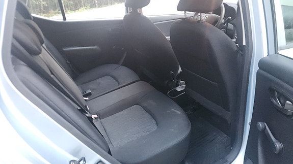 Hyundai i10 12 of 13