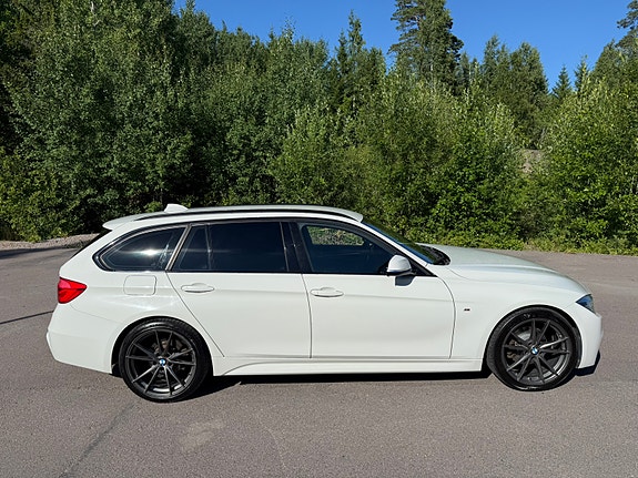 BMW 320d 4 of 11