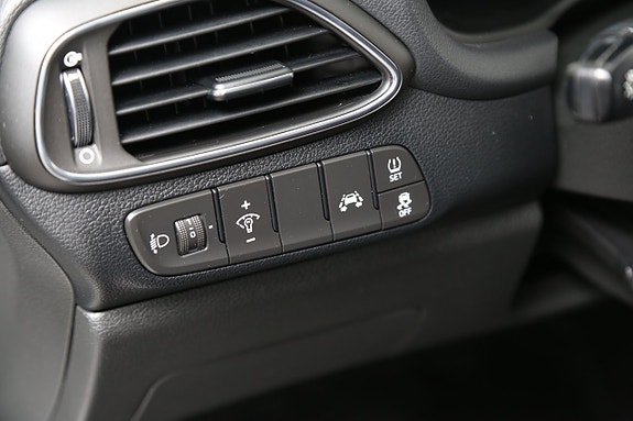 Hyundai i30 12 of 23