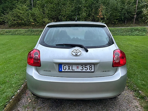 Toyota Auris 4 of 9