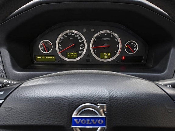 Volvo V70 9 of 12