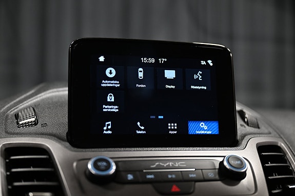 Ford Transit Connect 18 of 27