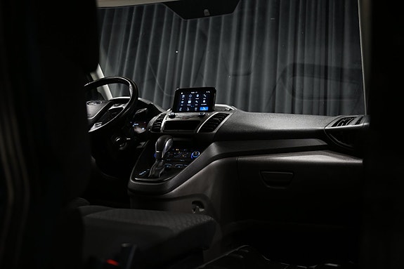 Ford Transit Connect 8 of 27