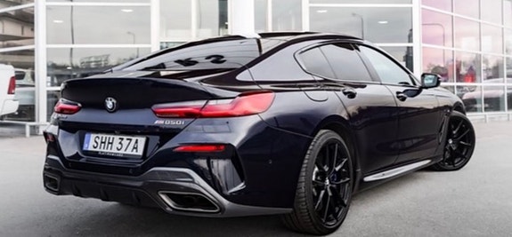 BMW M850i 2 of 3