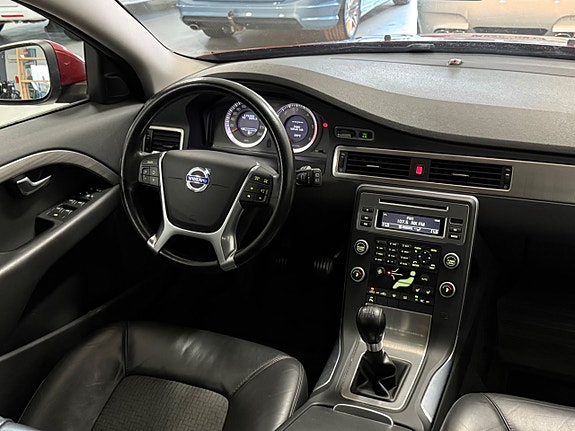 Volvo V70 13 of 19