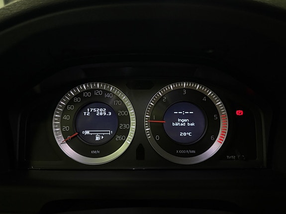 Volvo V70 16 of 19