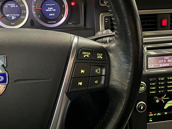 Volvo V70 14 of 19