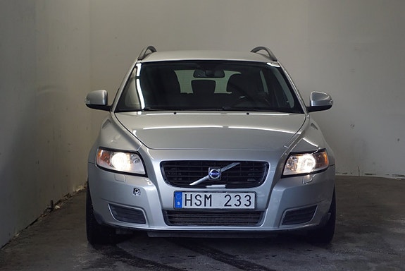 Volvo V50 3 of 23