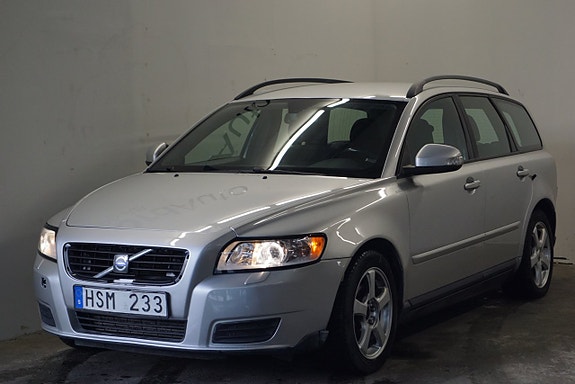 Volvo V50 4 of 23