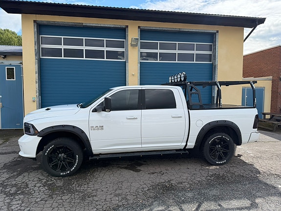 Dodge RAM 1500 4 of 13