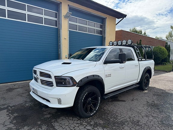 Dodge RAM 1500 3 of 13