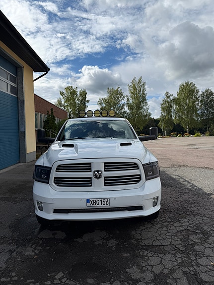 Dodge RAM 1500 6 of 13