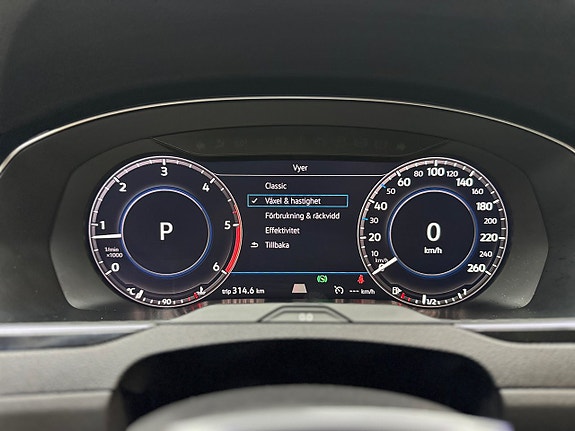 Volkswagen Passat 17 of 26