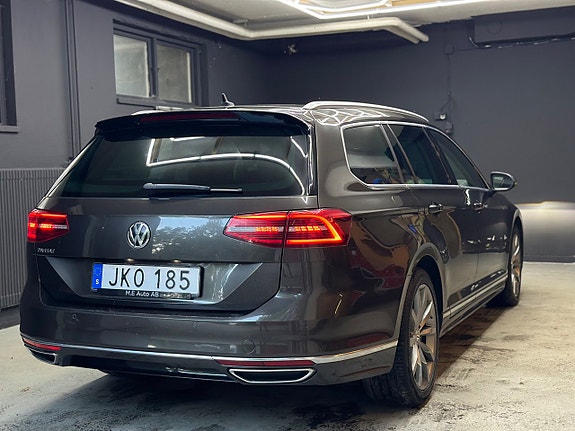 Volkswagen Passat 5 of 26