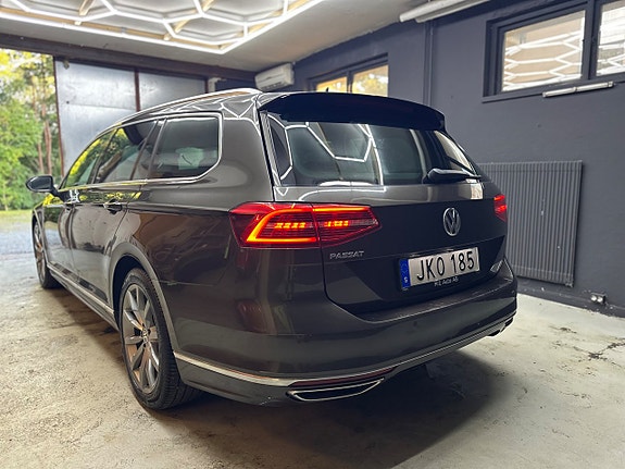 Volkswagen Passat 3 of 26