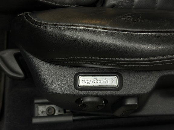 Volkswagen Passat 15 of 26