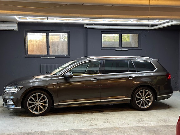 Volkswagen Passat 2 of 26