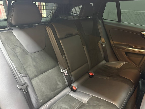 Volvo V60 11 of 25