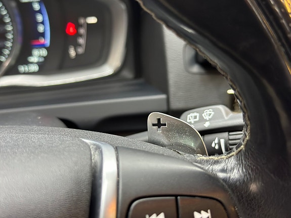 Volvo V60 14 of 25
